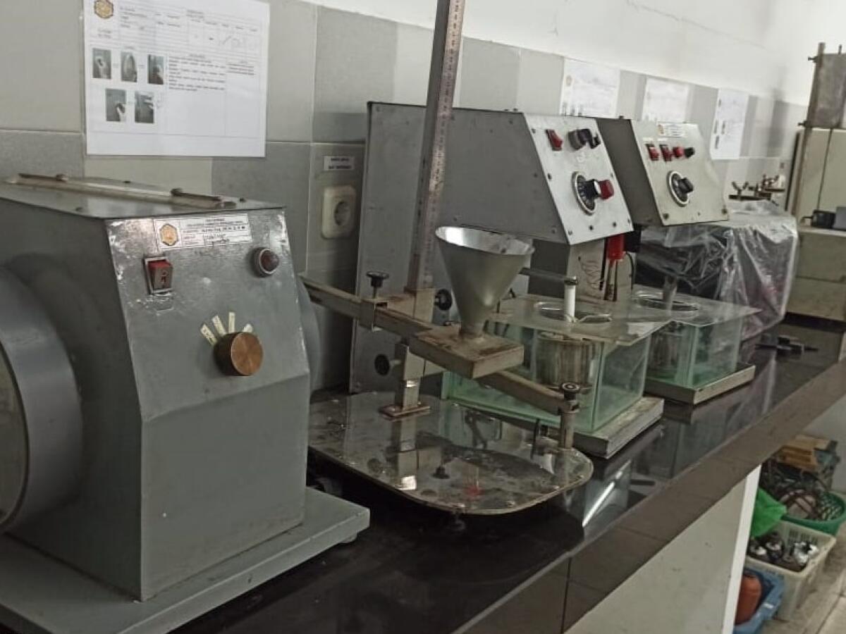 LABORATORIUM FARMASI