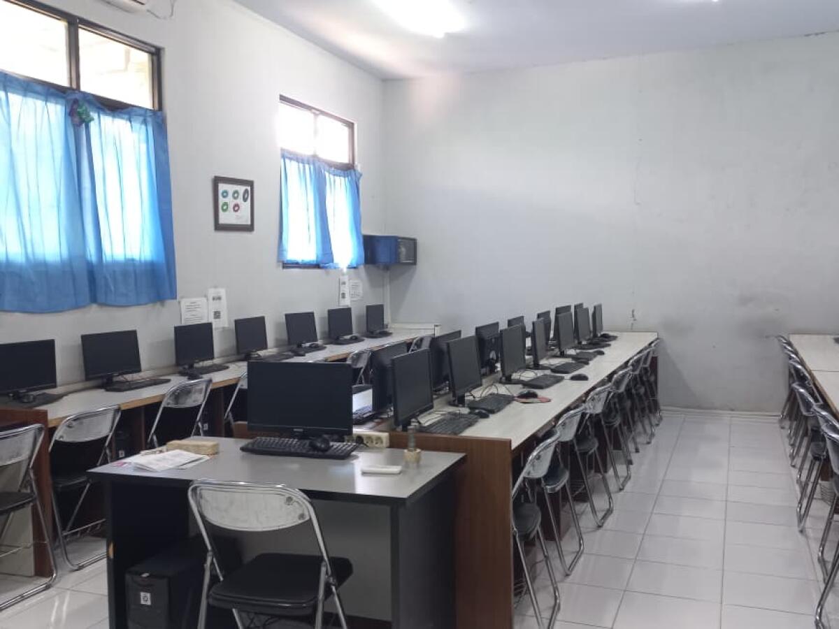 LABORATORIUM KOMPUTER