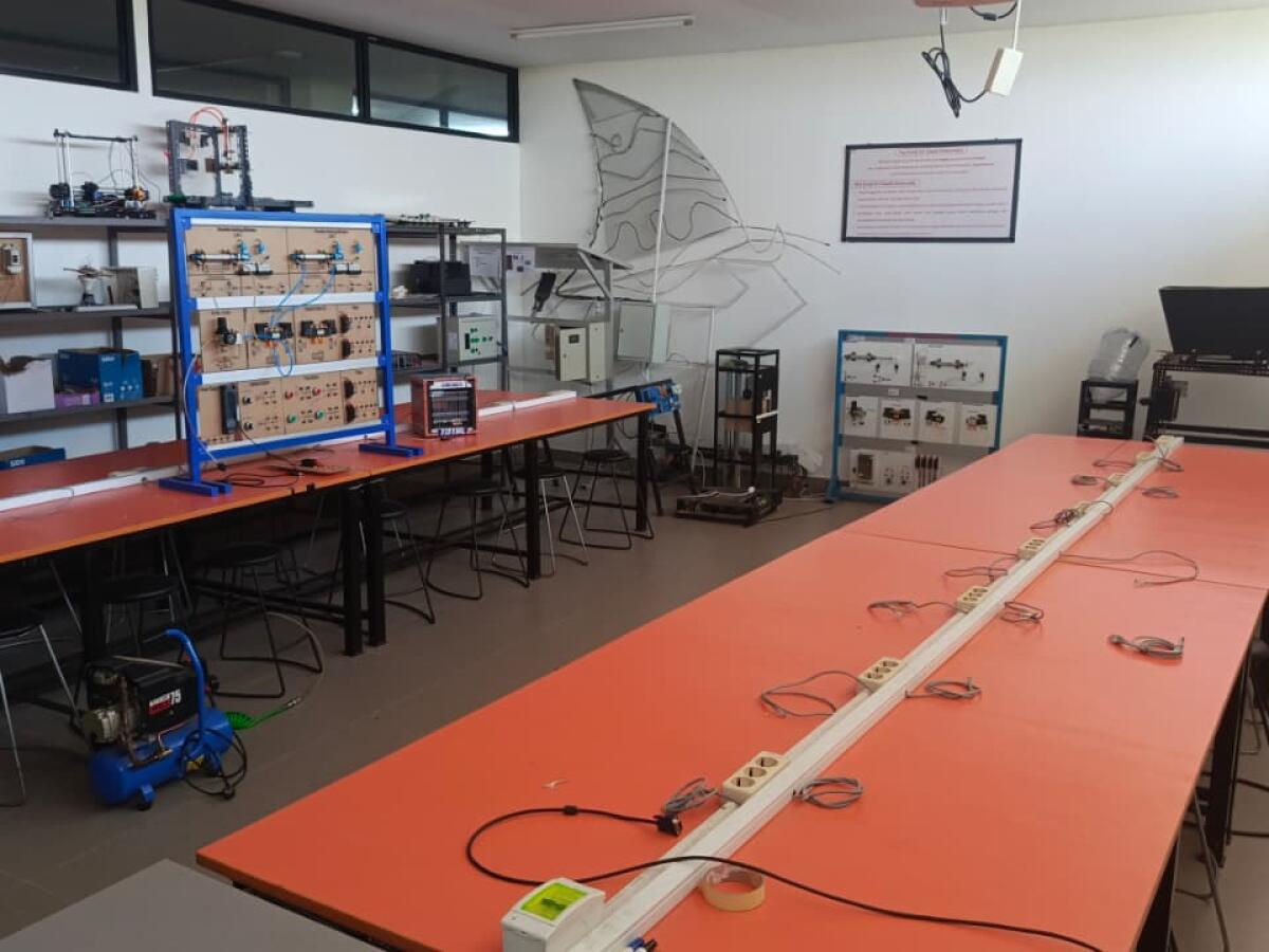 LABORATORIUM PLC & MEKATRONIKA